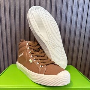 CARIUMA Oca High Pantone Canvas Sneakers - Organic Cotton (For Women size 8)